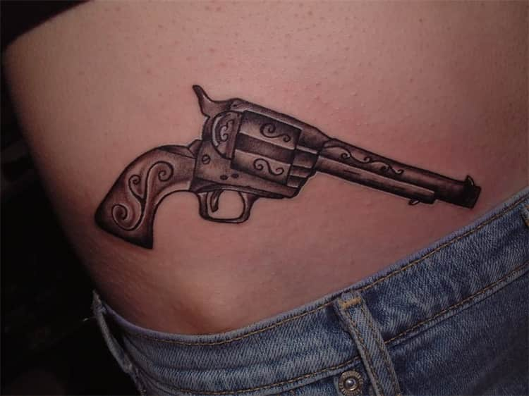 Ideias fantásticas de tatuagens de armas de fogo para entusiastas de armas de fogo | Desbloquear a criatividade